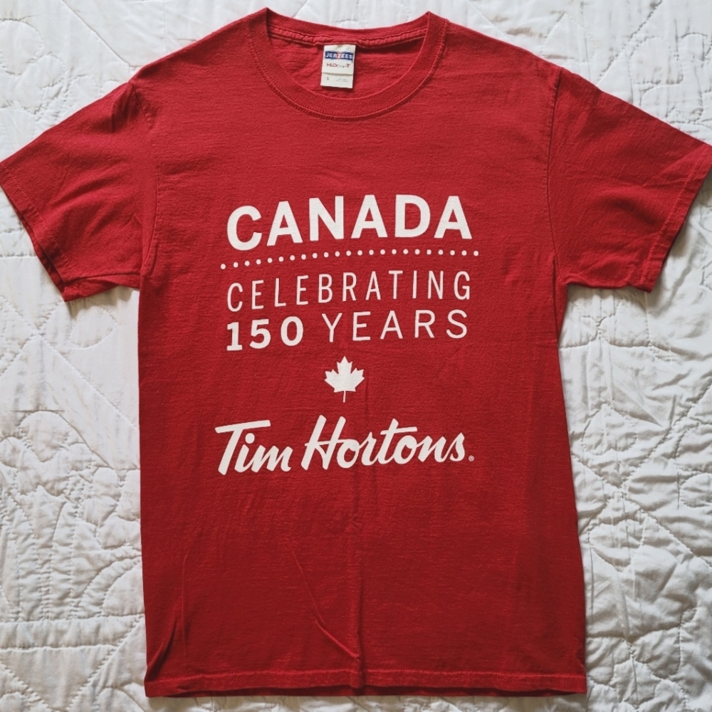 10/$20 ❄️ Tim Hortons Canada Celebrating 150 Years Tee